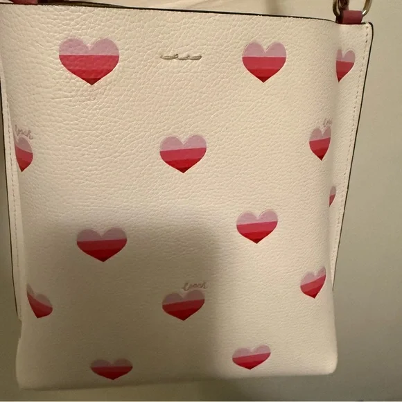 Coach Limited Edition Mollie Bucket Bag With Stripe Heart Print - Picture 9 of 15